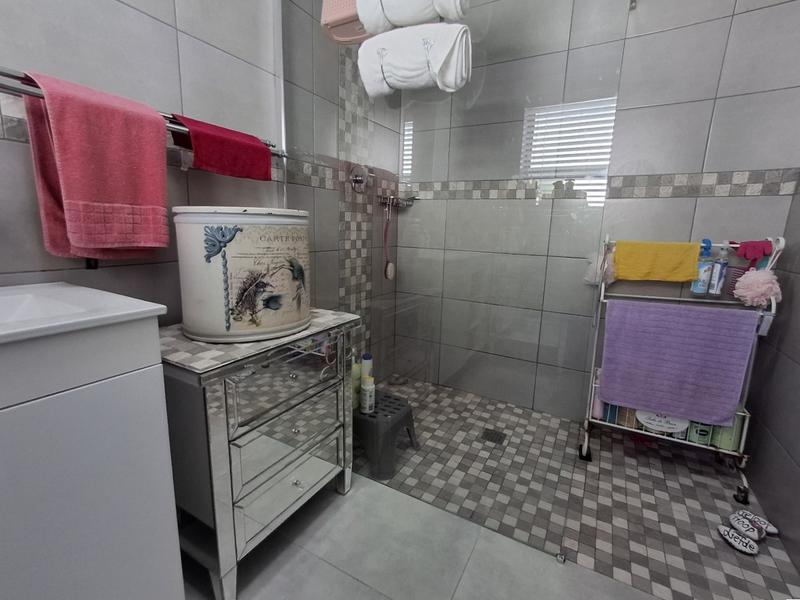 3 Bedroom Property for Sale in Da Gama Bay Western Cape